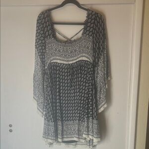 Free People Black and Cream & Blue Mini Boho dress with bell sleeves size medium